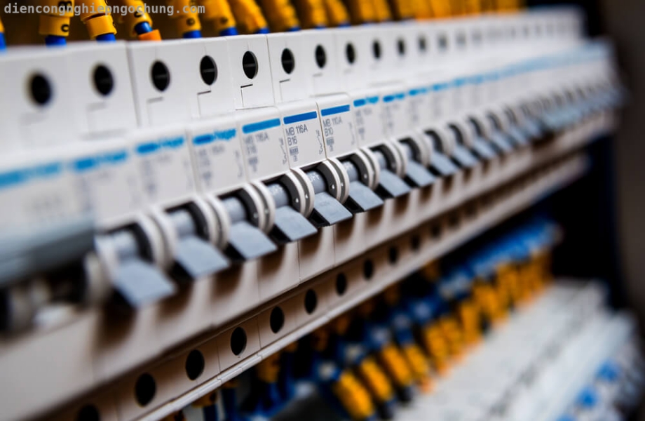 Thi công tủ điện